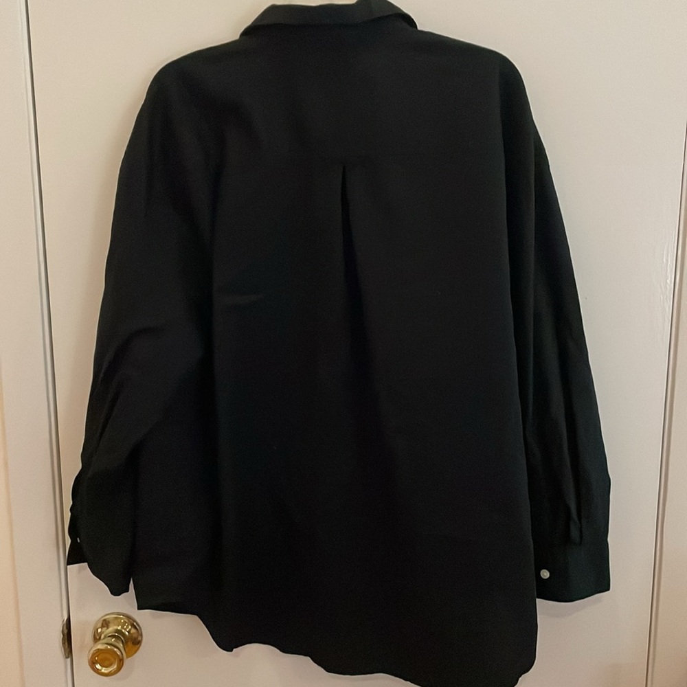 Old Navy Boyfriend Button-Up Shirt size large - Picture 5 of 6